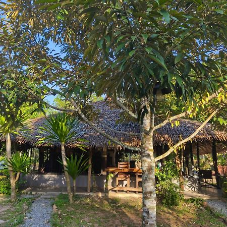 Baan Farang Homestay Phra Saeng Ban Nam Dam Zewnętrze zdjęcie