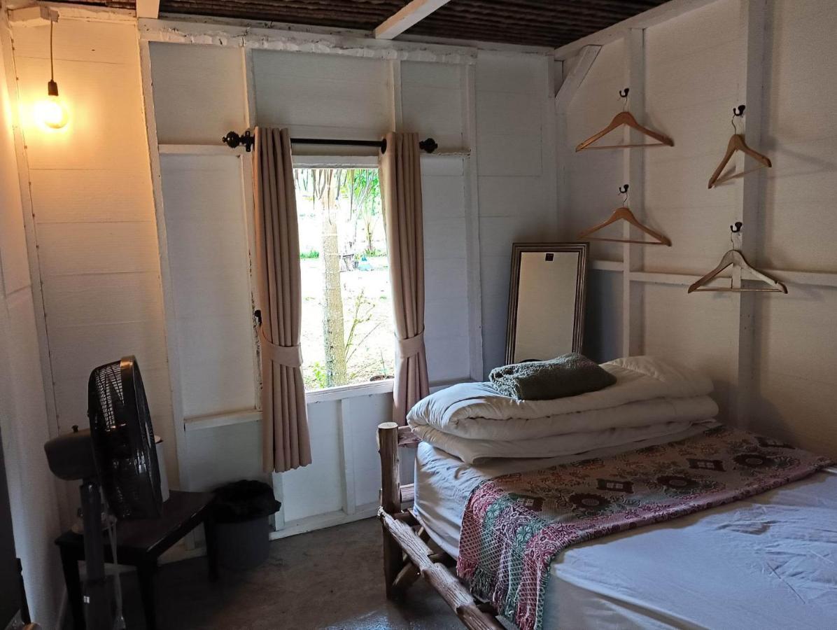 Baan Farang Homestay Phra Saeng Ban Nam Dam Zewnętrze zdjęcie